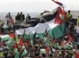 متظاهرون فلسطينيون يقتحمون مقر الأونروا بغزة احتجاجا على وقف برنامج مساعدات