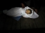  عامل يعثر على طفل لقيط أمام باب شقته بشبرا الخيمة