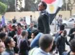طلاب التعليم الفتوح يتظاهرون أمام جامعة القاهرة للمطالبة بتأجيل الامتحانات