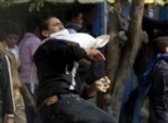 قوات الأمن تطلق قنابل مسيلة للدموع على المتظاهرين أمام مقر الحرية والعدالة بسموحة