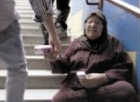 مأساة «أطاطا»: كانت صاحبة مطعم فى لبنان بقت بياعة مناديل.. منك لله يا بوش