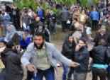 اشتباكات بين المتظاهرين وشباب 