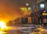  معارضو مرسي يحرقون لافتاته ويشعلون إطارات الكاوتش أمام مجلس مدينة المحلة