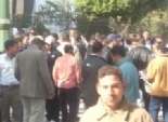 عشرات المتظاهرين يحاولون اقتحام قسم شرطة بالمنيا