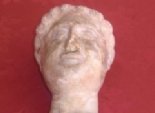 برازيلية تعيد لمصر رأس تمثال من العصر الروماني تنفيذا لوصية أبيها