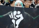 وقفة احتجاجية لحركة 6 أبريل بصور الشهداء في المنصورة