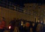 أهالي قرية السنانية يحاصرون المصنع التركي للأقمشة بالمنطقة الحرة