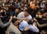  عاجل| اشتباكات بين مؤيدي ومعارضي الرئيس مرسي أثناء نظر قضية هروب السجناء من وادي النطرون 